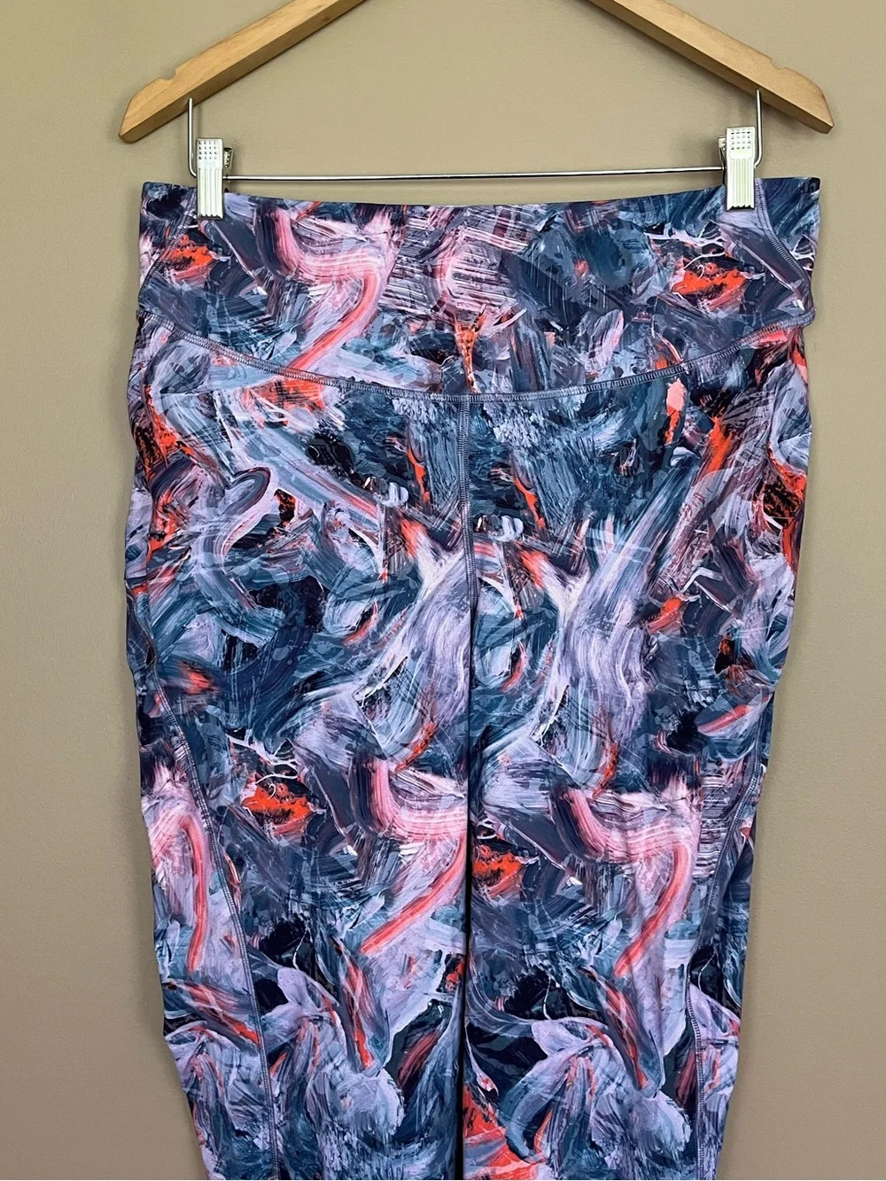 {Lululemon} Base Pace High-Rise Running Tight 25